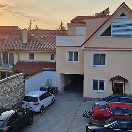 Pod Vinici Hotel Mikulov Ngoại thất bức ảnh