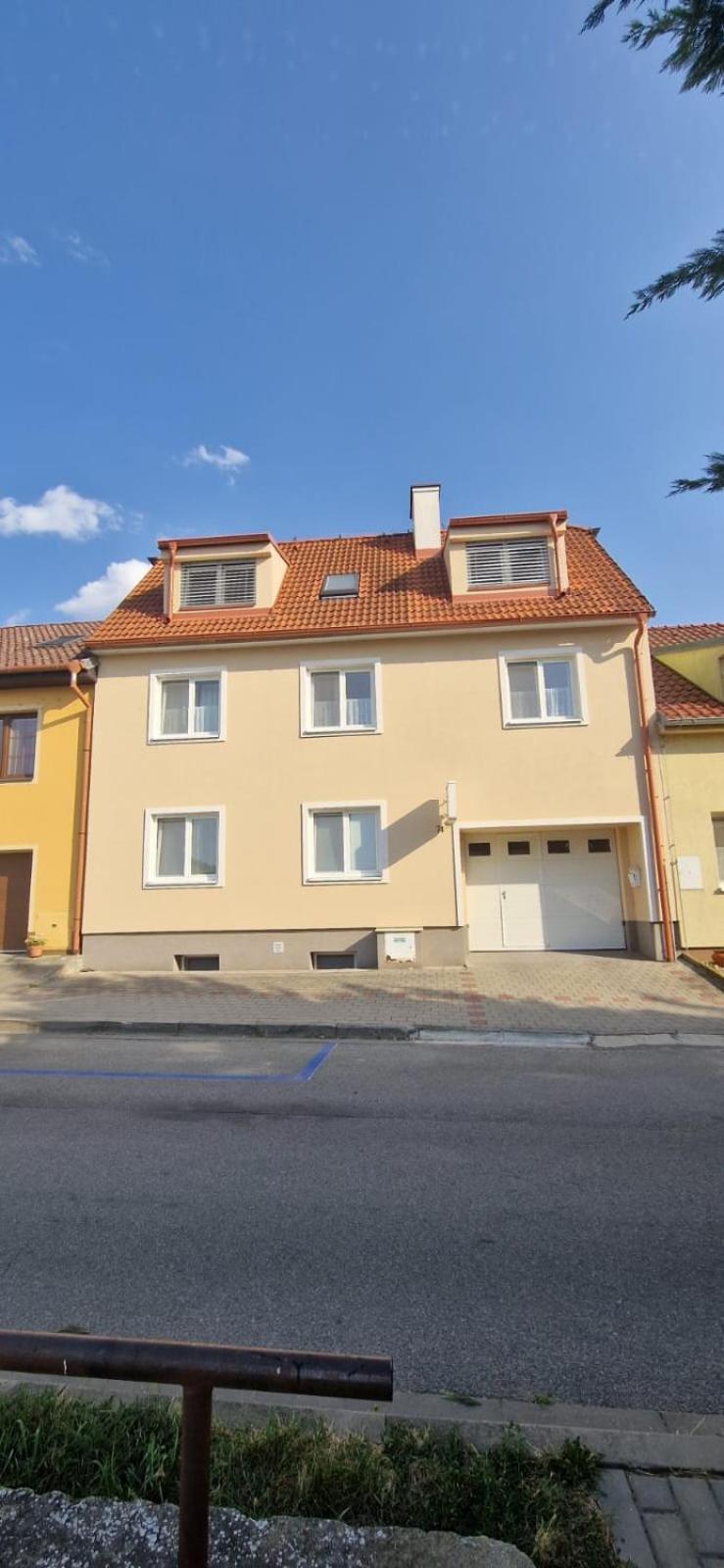 Pod Vinici Hotel Mikulov Ngoại thất bức ảnh