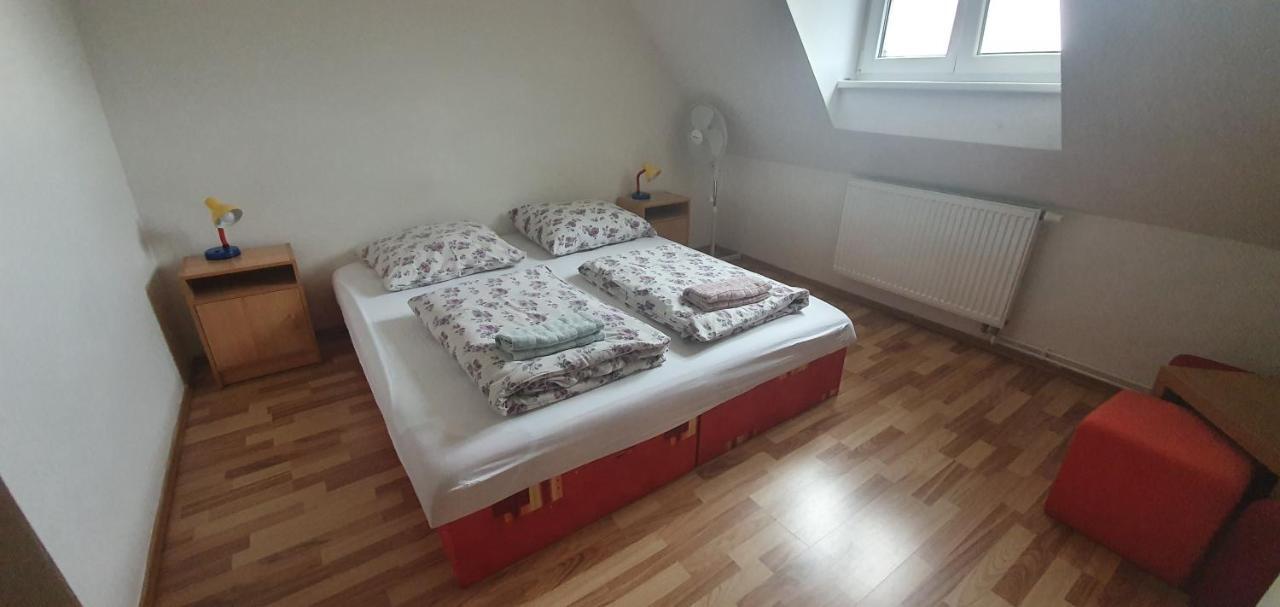 Pod Vinici Hotel Mikulov Ngoại thất bức ảnh