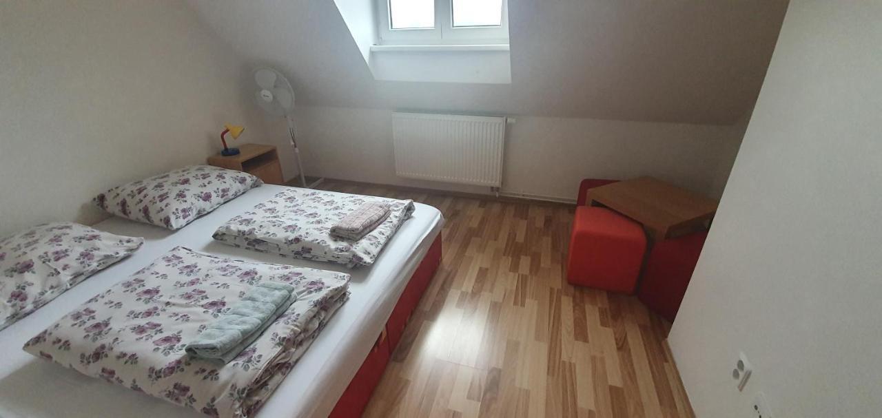 Pod Vinici Hotel Mikulov Ngoại thất bức ảnh